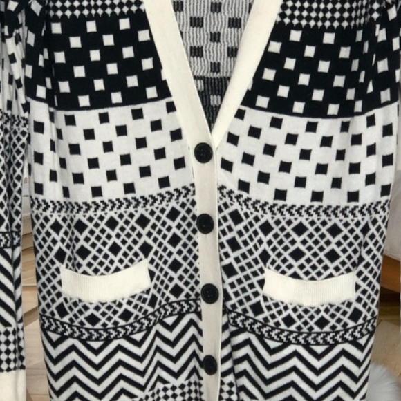 NOLLIE BLACK + WHITE GEOMETRICAL POLKA DOT RETRO ECENTIC FUNKY CARDIGAN SWEATER - Picture 5 of 8
